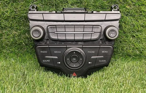 Head unit multimedia control