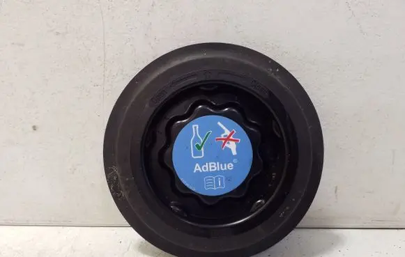Mercedes-Benz CLS C218 X218 Adblue tank cap A2076900064