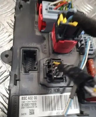 Peugeot 407 Fuse module 9656148080 BSCA0200 S120017003