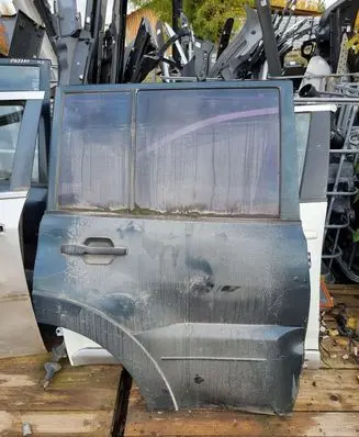 Mitsubishi Pajero Rear door NOCODE