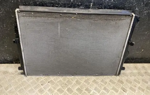 Volkswagen Tiguan Coolant radiator 5Q0121251GL