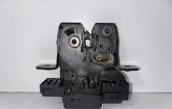Renault Laguna III Tailgate lock latch 8200747429