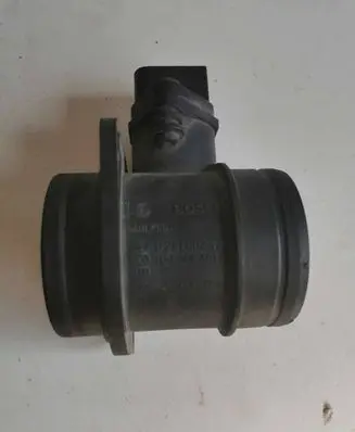 Volkswagen Golf V Mass air flow meter 038906461 0281002531