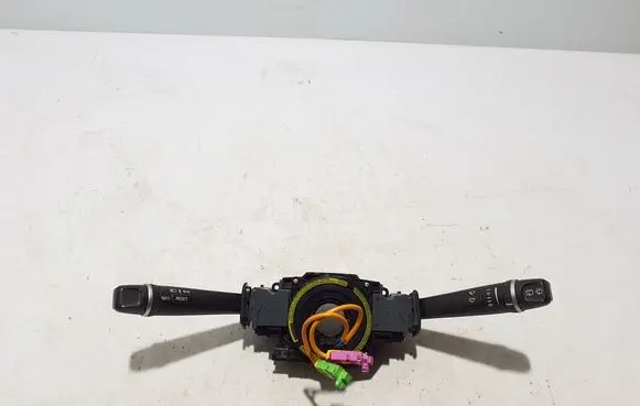 Wiper turn signal indicator stalk/switch
