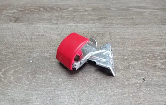 Volvo C30 Engine bonnet (hood) release handle