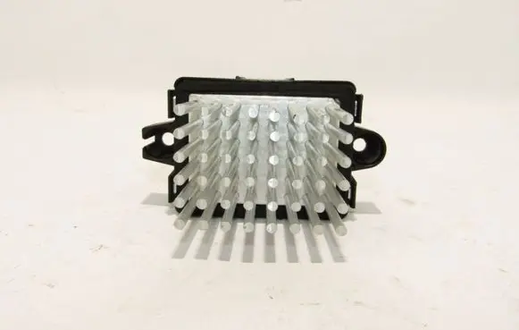Opel Insignia A Heater blower fan relay 13503201