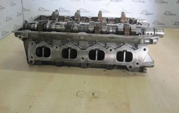 Opel Astra J Engine head 