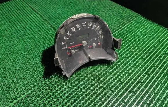 Volkswagen New Beetle Speedometer (instrument cluster) 1C0920800A