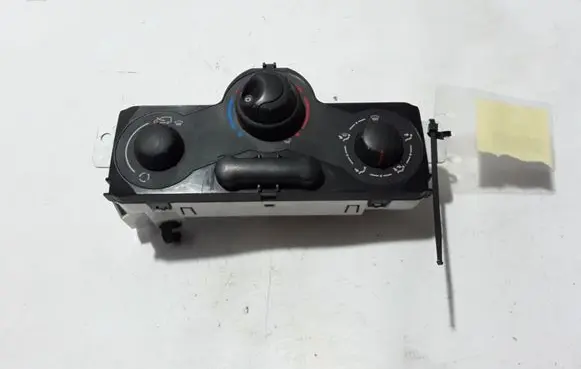 Renault Kangoo II Air conditioner control unit module 275704476R
