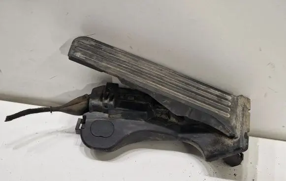 Volkswagen Touran I Accelerator throttle pedal 1T1721503E