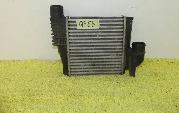 Citroen C4 II Picasso Intercooler radiator 9675627980