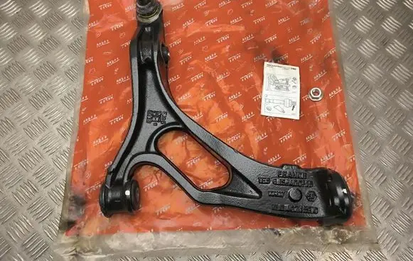 Audi Q7 4L Front lower control arm/wishbone 7L0407151J
