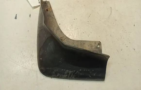 KIA Carens I Rear mudguard 
