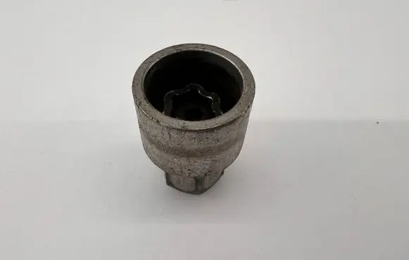 Audi A6 S6 C6 4F Anti-theft wheel nuts and lock 