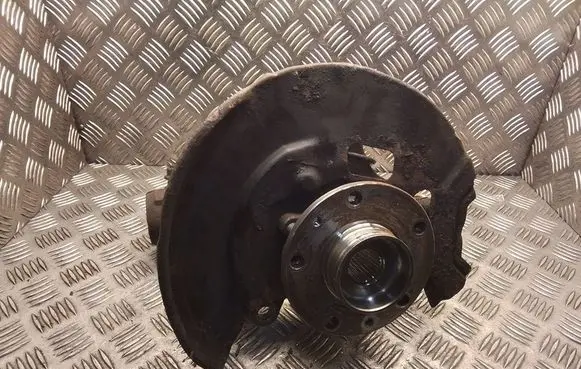 Nissan Qashqai Front wheel hub steb1
