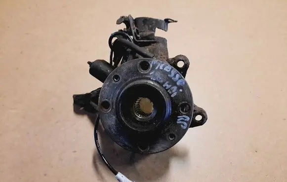 Citroen Xsara Picasso Front wheel hub spindle knuckle