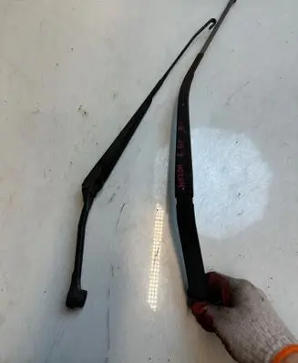 Mazda 6 Front wiper blade arm 12332