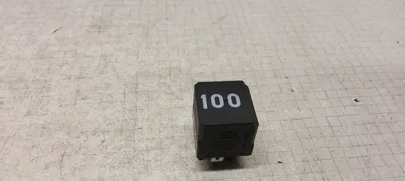 Volkswagen Transporter - Caravelle T5 Other relay 4RA00779308