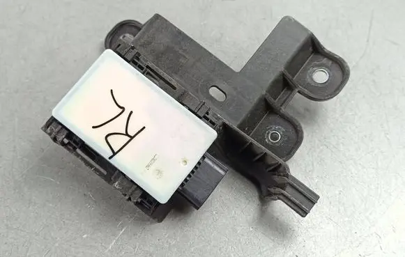Renault Arkana Blind spot module 28618544B 04300 22195