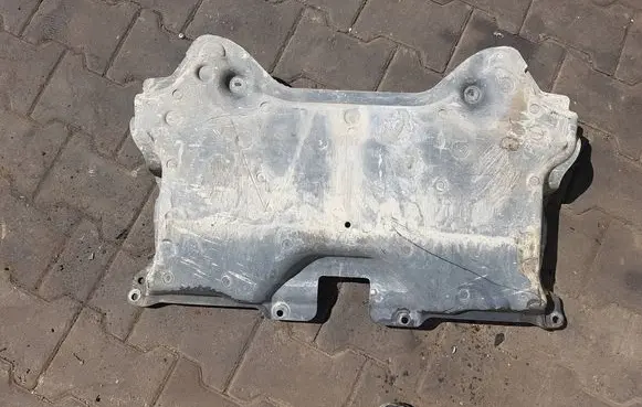 Mercedes-Benz E W212 Engine splash shield/under tray A2125201323IAUTOPI A2125201323
