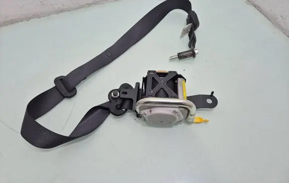 Hyundai Tucson JM Front seatbelt 888202E401