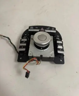 Head unit multimedia control