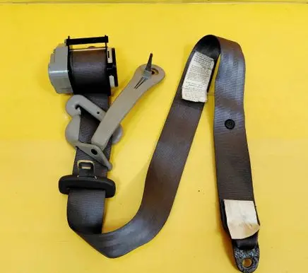 Nissan Almera Rear seatbelt 0424093
