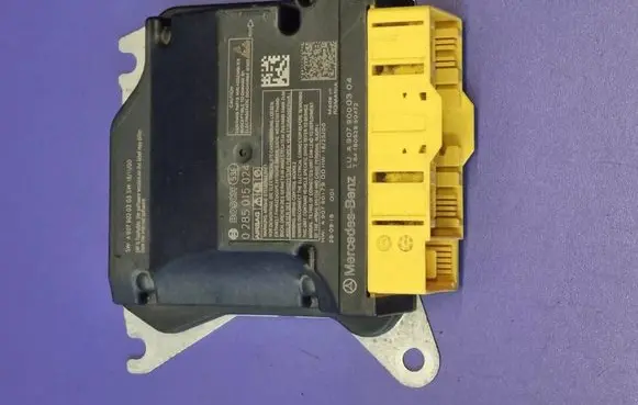 Mercedes-Benz Sprinter W907 W910 Airbag control unit/module 0285015024 A9079000304