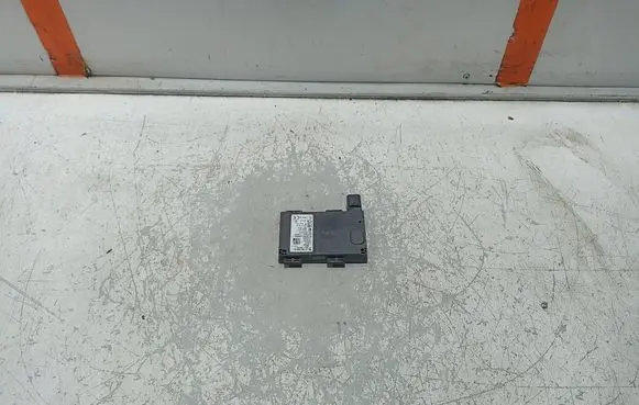 Ford Transit Courier II Distronic sensor radar ML3T9G768AL
