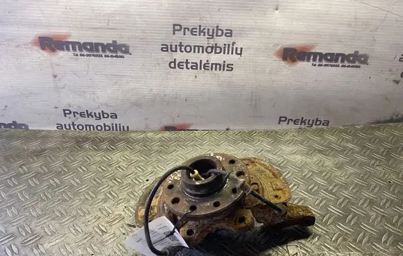 Opel Vectra B Front wheel hub
