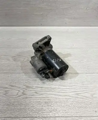 BMW 1 F20 F21 Starter motor 7638193 0001130062