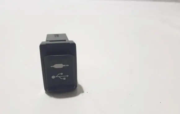 Toyota C-HR I USB socket connector 86190F4010