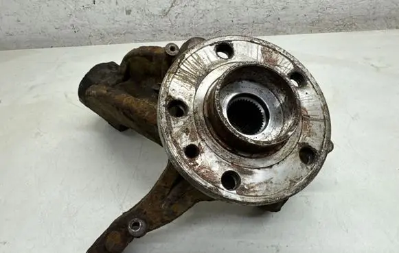 Volvo XC70 Front wheel hub