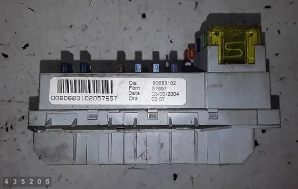 Alfa Romeo 166 Fuse module 60683102