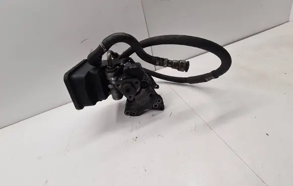 BMW 5 E39 Power steering pump 1095749 7691974
