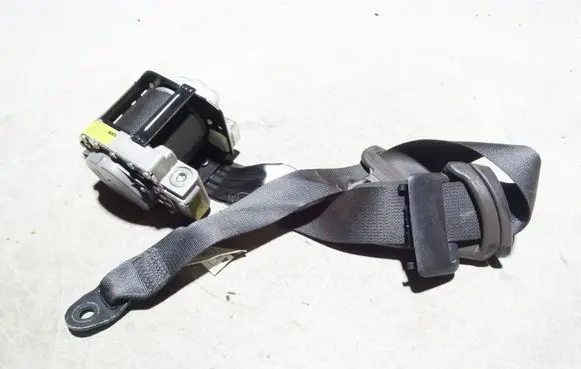 Lexus IS 220D-250-350 Front seatbelt 0435028