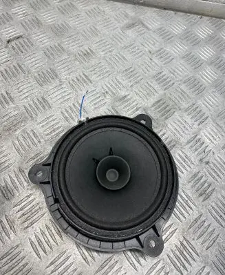Nissan Navara D23 High frequency speaker in the rear doors 