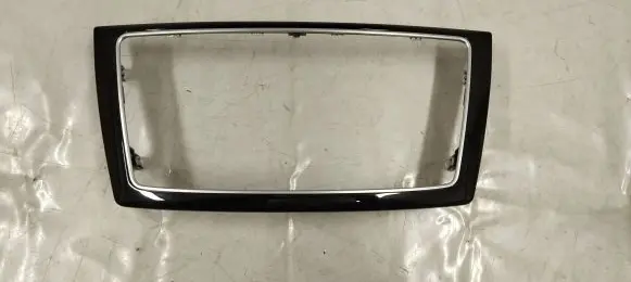Mercedes-Benz GLE (W166 - C292) Radio/GPS head unit trim A1666802417