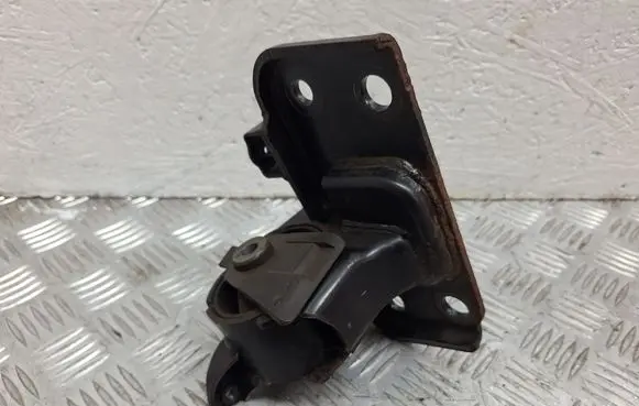 Toyota Auris 150 Engine mount bracket 123720R020