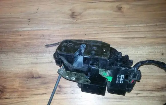 Mazda 626 Front door lock