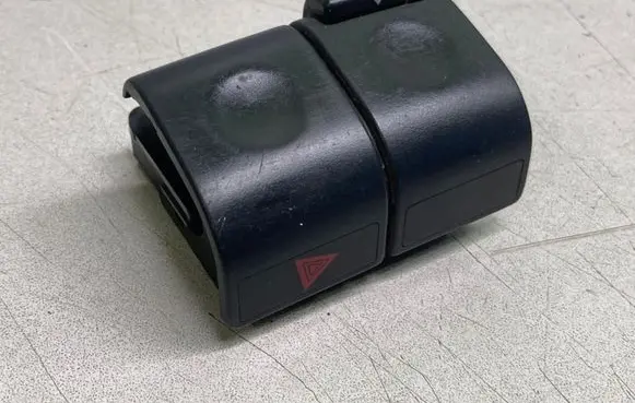 Mitsubishi Colt Hazard light switch 06006