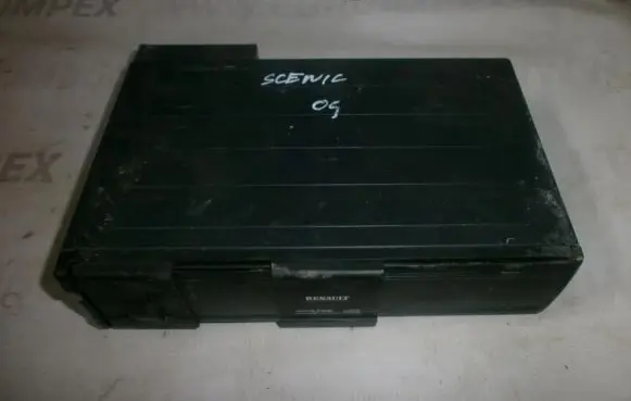 Renault Scenic II - Grand scenic II CD/DVD changer 8200002589a