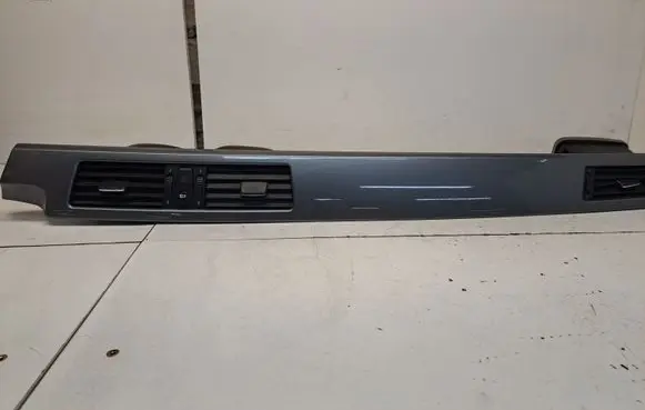 BMW 5 E60 E61 Dash center air vent grill 51457129233 7129233