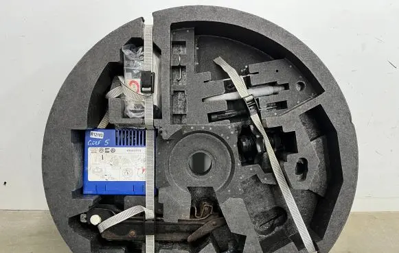 Audi A3 S3 8P Tool box 8p0012109f