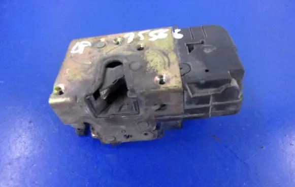 Peugeot 206 CC Front door lock