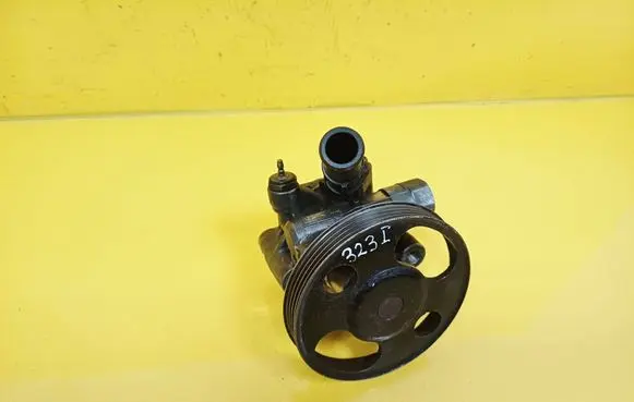 Mazda 323 F Power steering pump 