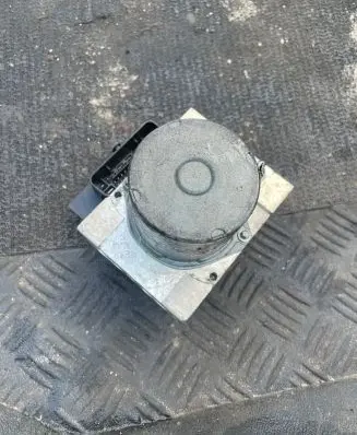 Mercedes-Benz E C207 W207 ABS Pump A2124313512