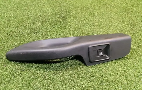 Renault Trafic III (X82) Front door interior handle trim 93866643 809608963R 1305248X