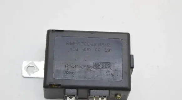 Mercedes-Benz ML W163 Aerial antenna amplifier A1638200289 11662997