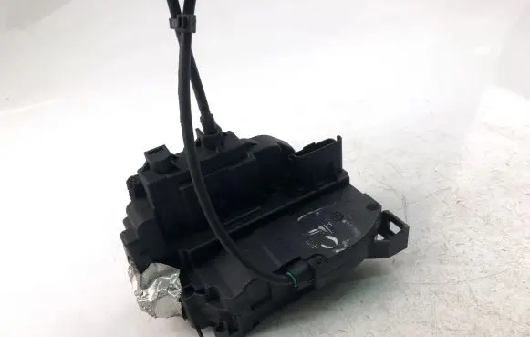 Renault Laguna III Coupe door lock (next to the handle) 825000003R